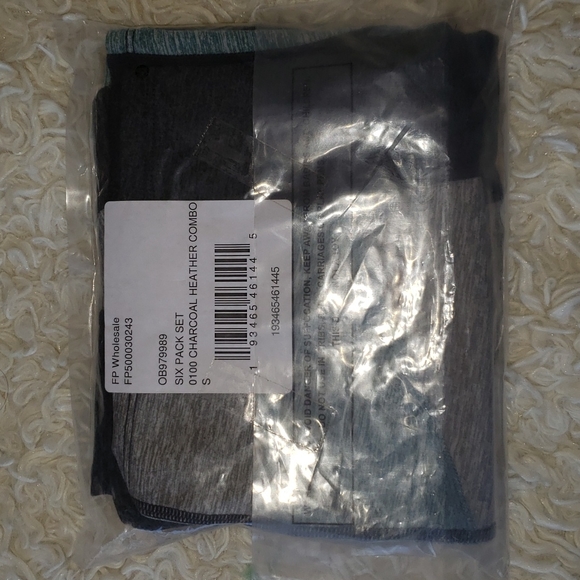 Free People 2 Piece Set Charcoal Heather Combo S NWT - Picture 3 of 4